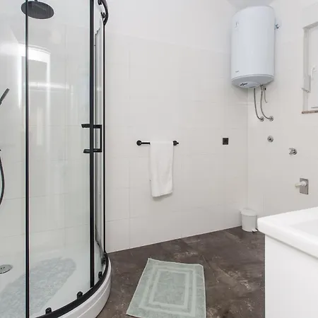 Family Friendly House With A Swimming Pool Srinjine, Split - 23770 Semesterbostad *