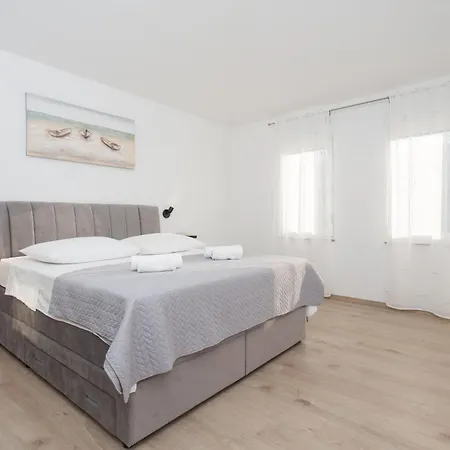 Family Friendly House With A Swimming Pool Srinjine, Split - 23770