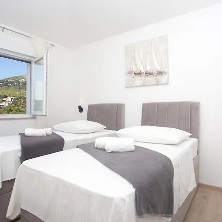 Family Friendly House With A Swimming Pool Srinjine, Split - 23770